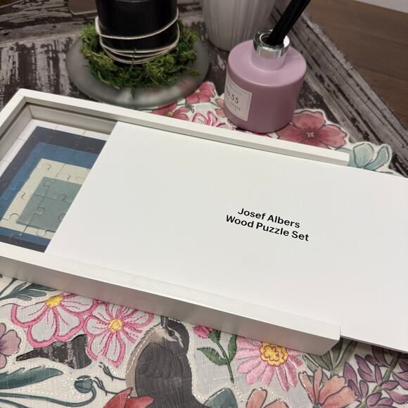 Josef Albers MoMA Wood Puzzle Set – 6 Mini Puzzles in Box - Picture 9 of 13